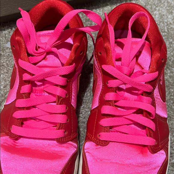 Nike Air Jordan 1 Low SE Pink Blast - Picture 10 of 11